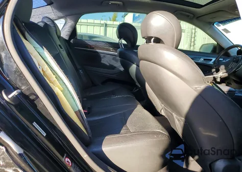 2015 Hyundai Genesis 3.8L z USA, uszkodzony, nr VIN KMHGN4JE6FU067197